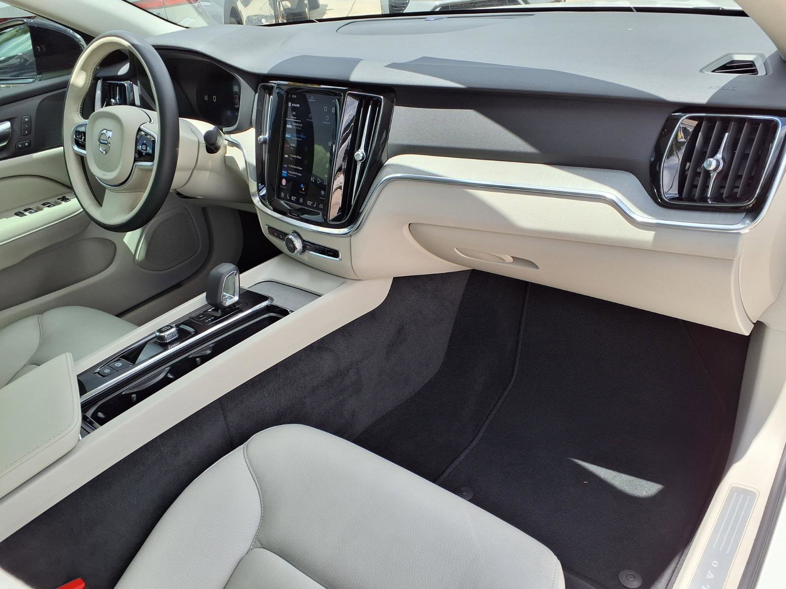 Certified 2025 Volvo S60 B5 Plus FWD image 10