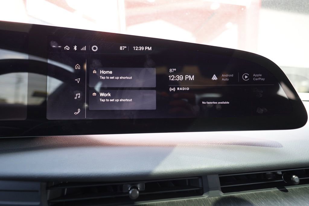 Used 2023 Lucid Air Touring image 19