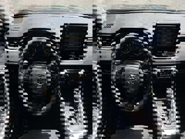 Used 2019 Toyota RAV4 LE AWD/4WD image 12