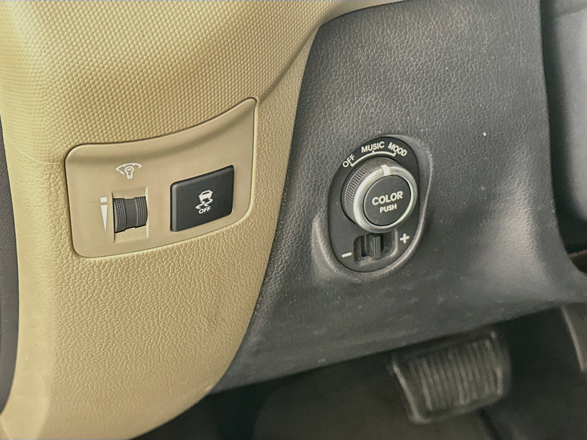 Used 2013 Kia Soul ! w/ Premium Pkg FWD image 17