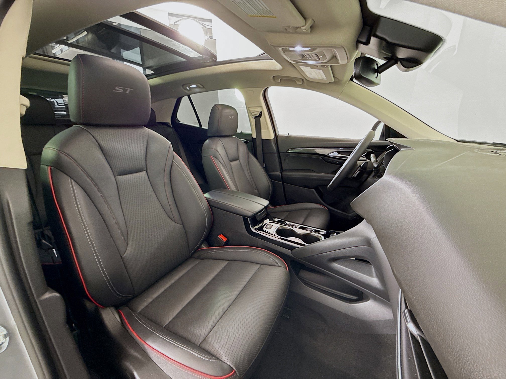 Used 2023 Buick Envision Essence w/ Sport Touring Package image 26