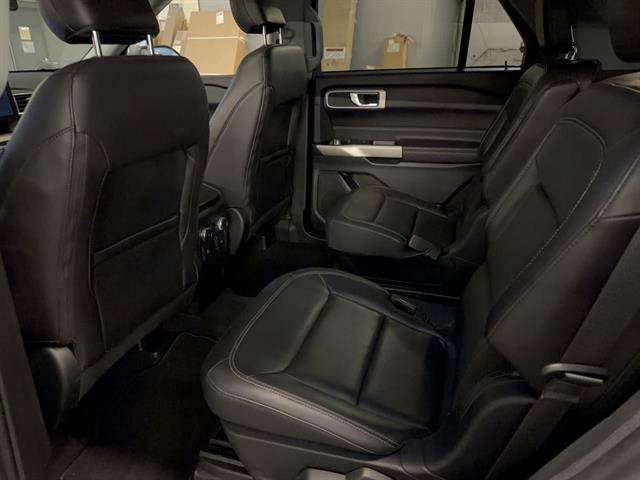 Certified 2022 Ford Explorer XLT w/ Equipment Group 202A image 11