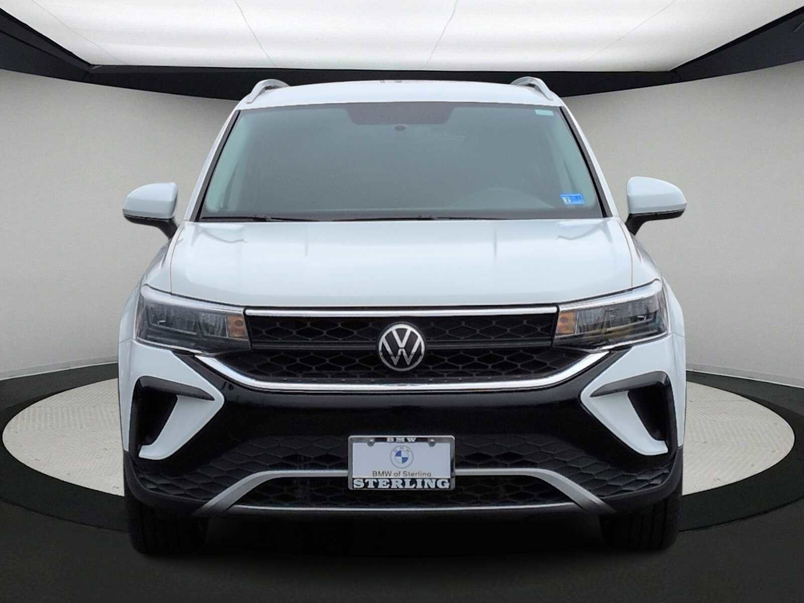 Used 2022 Volkswagen Taos SE image 3