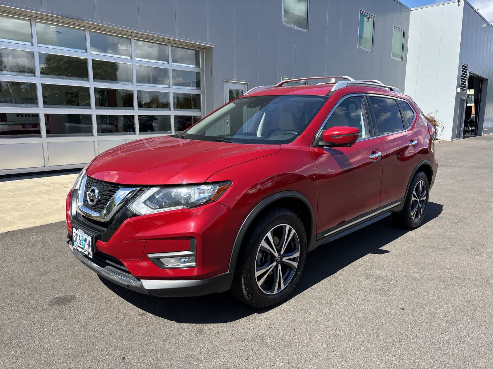Used 2017 Nissan Rogue SL AWD/4WD image 1