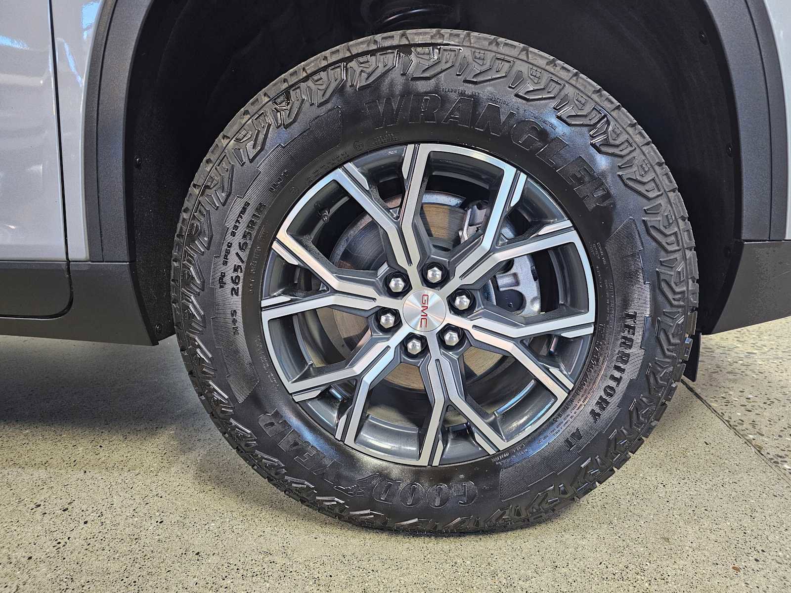 Used 2024 GMC Acadia AT4 w/ Super Cruise Package image 9