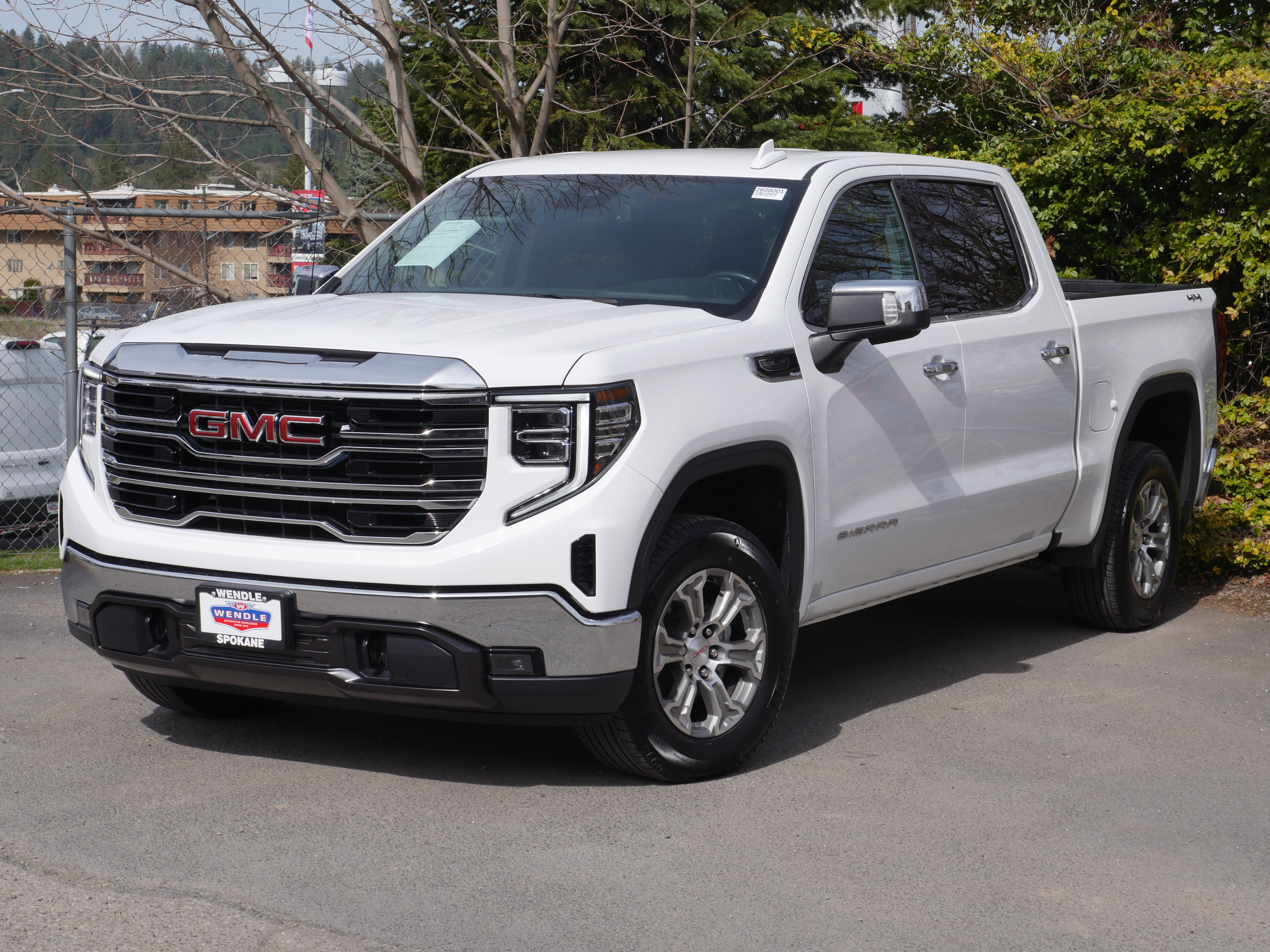 Used 2022 GMC Sierra 1500 SLT image 2