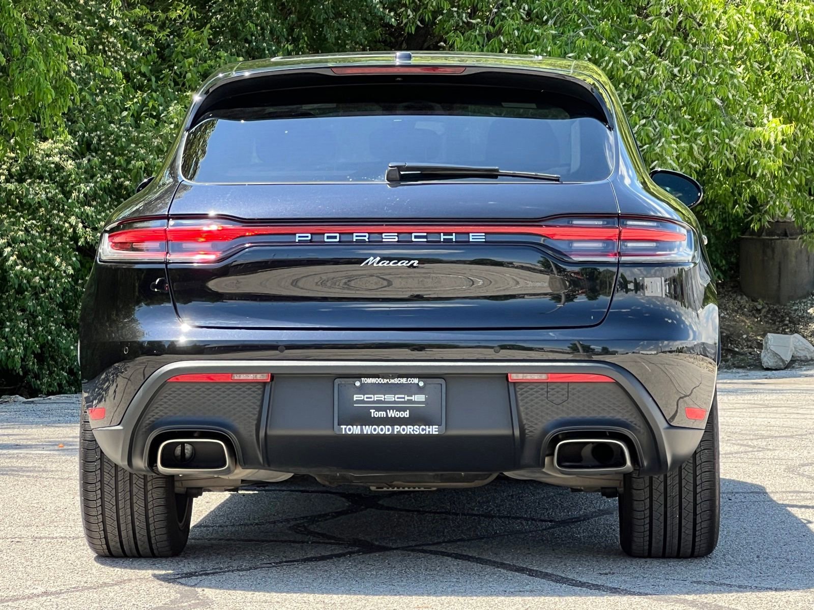 Certified 2025 Porsche Macan AWD/4WD image 8