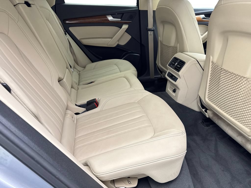 Used 2023 Audi Q5 2.0T Premium w/ Convenience Package AWD/4WD image 40