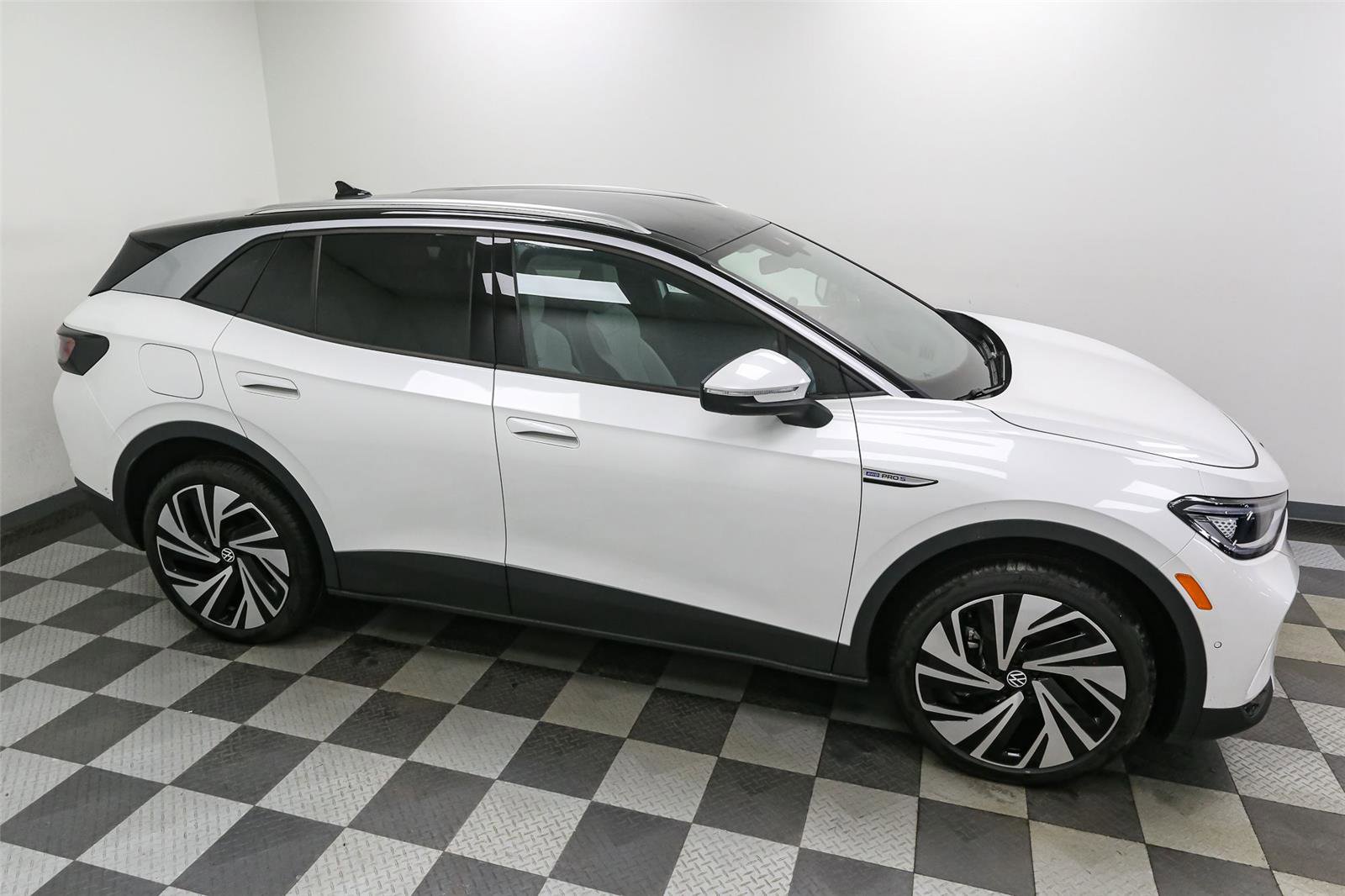 New 2025 Volkswagen ID.4 Pro S Plus AWD/4WD image 5