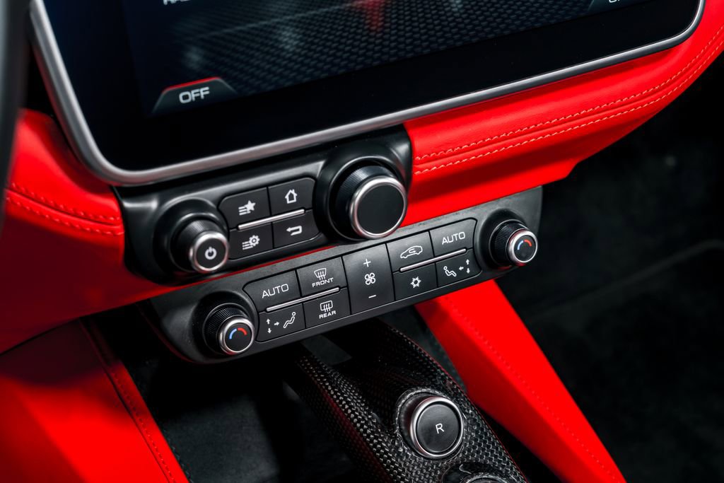 Used 2020 Ferrari Portofino RWD image 25