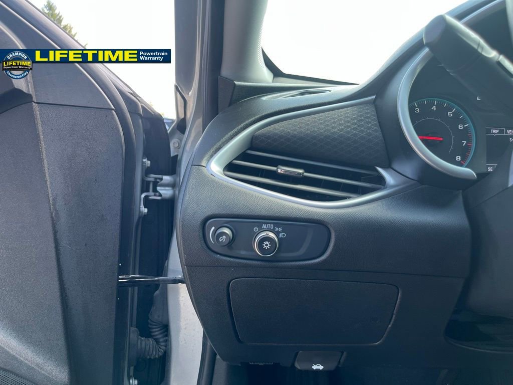 Used 2025 Chevrolet Malibu LT FWD image 18