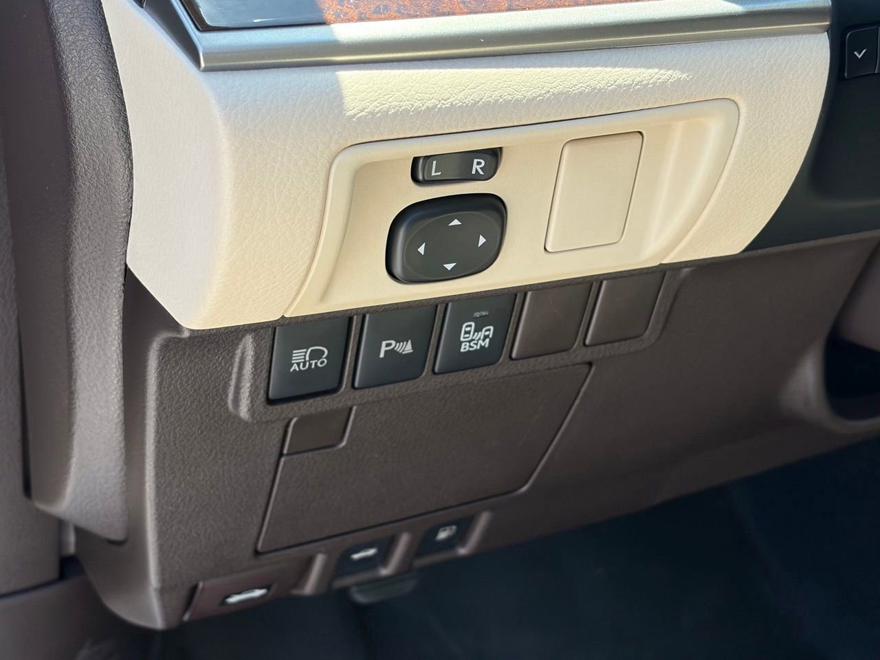 Used 2018 Lexus ES 350 w/ Navigation System Package FWD image 8