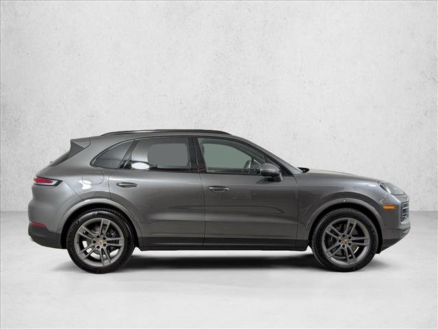 Certified 2025 Porsche Cayenne AWD/4WD image 8