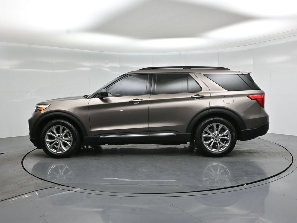 Used 2021 Ford Explorer XLT w/ Equipment Group 202A RWD image 28