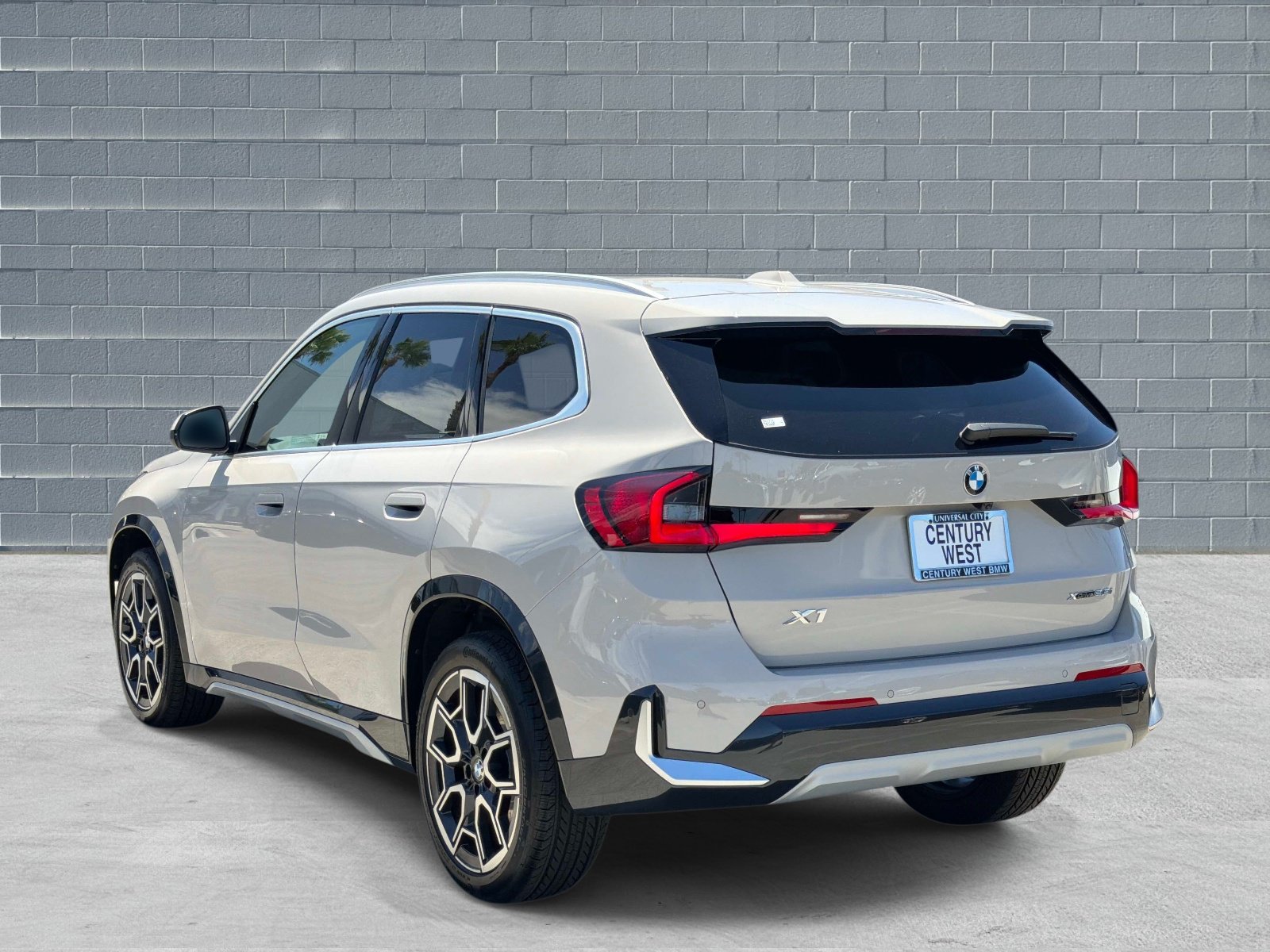New 2026 BMW X1 xDrive28i w/ Convenience Package AWD/4WD image 3