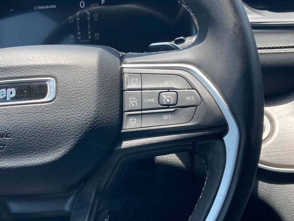 Used 2024 Jeep Grand Cherokee L Limited RWD image 17