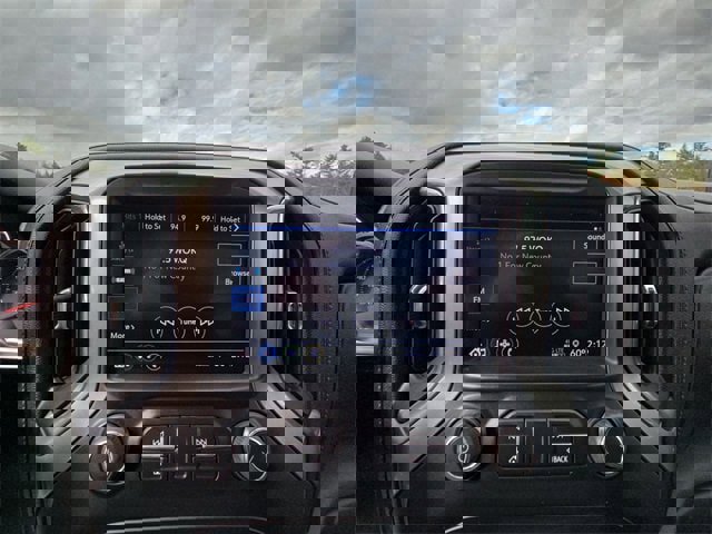 Used 2022 Chevrolet Silverado 2500 LT w/ Snow Plow Prep/Camper Package image 13