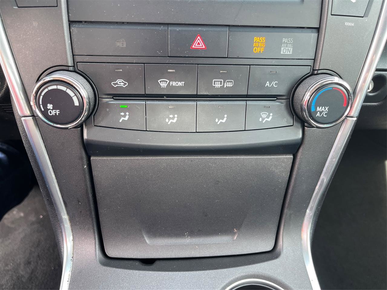 Used 2017 Toyota Camry SE FWD image 19