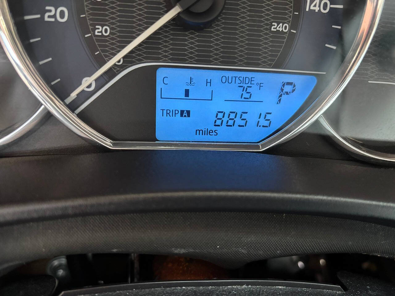 Used 2015 Toyota Corolla LE FWD image 28