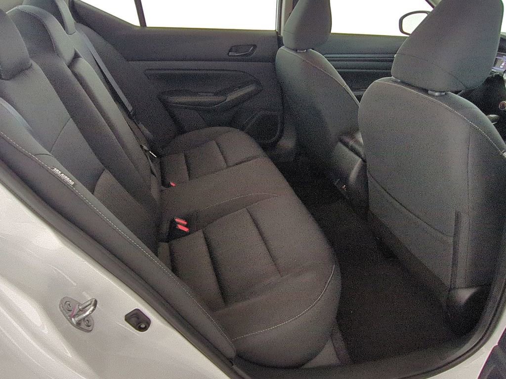 Used 2025 Nissan Altima 2.5 SV image 32