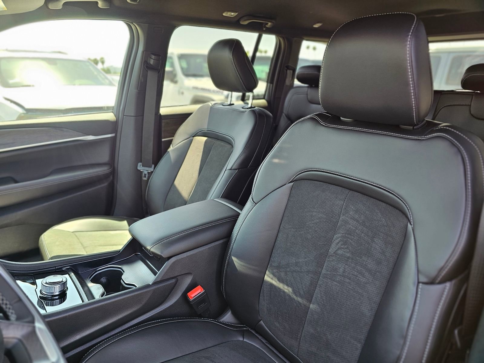 New 2026 Jeep Grand Cherokee Altitude RWD image 21