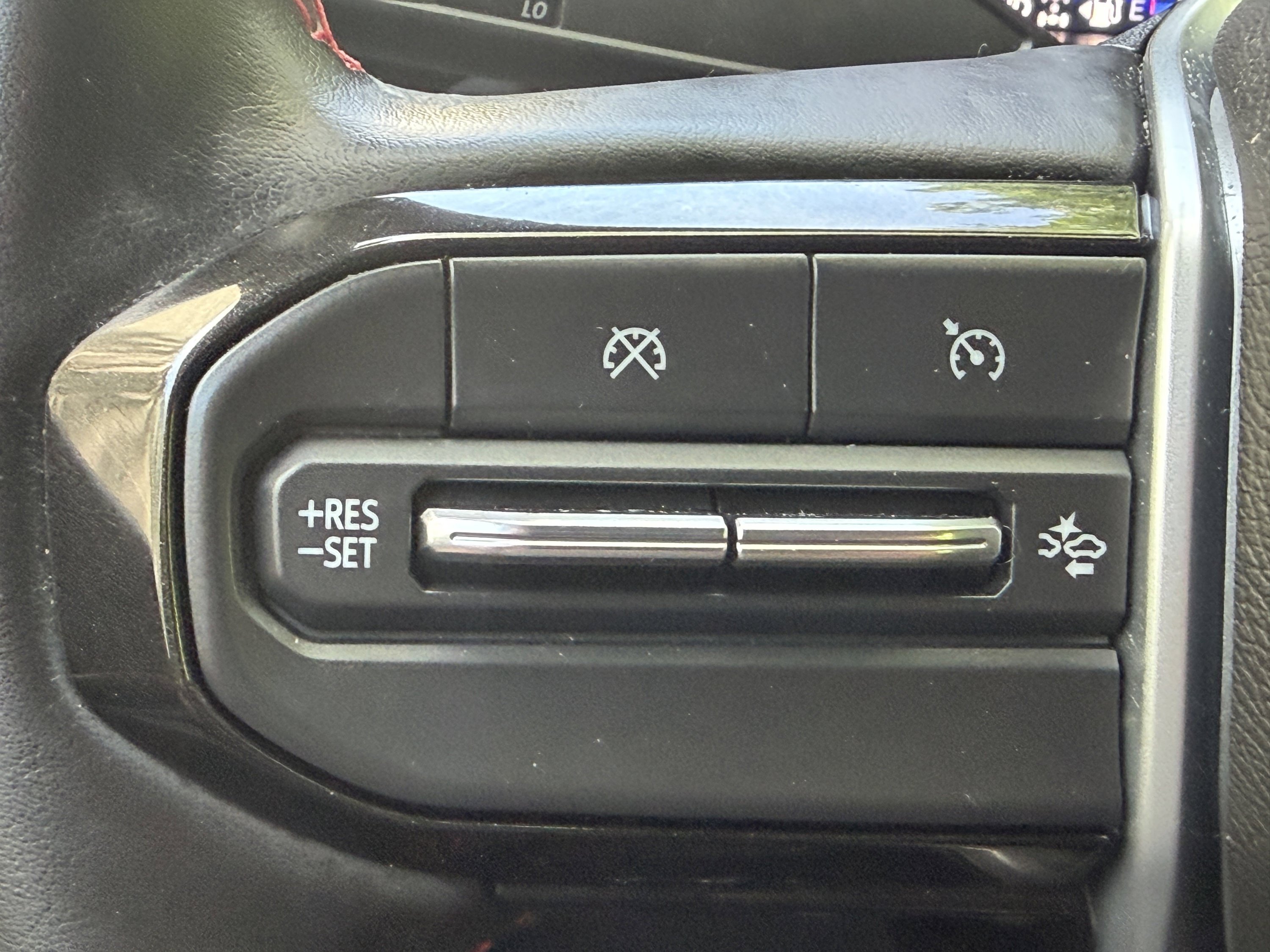 Used 2024 Chevrolet Colorado Z71 w/ LPO, Dark Essentials Package AWD/4WD image 21