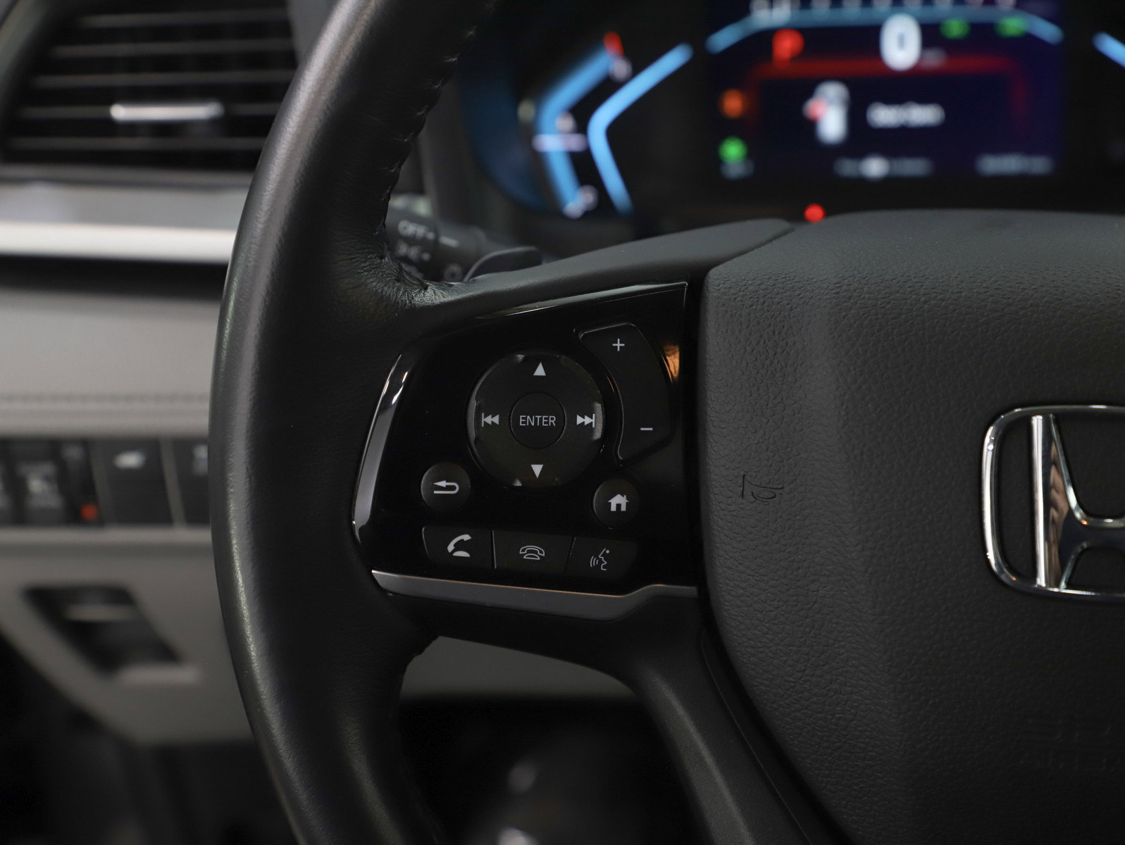 Used 2018 Honda Odyssey EX-L image 18