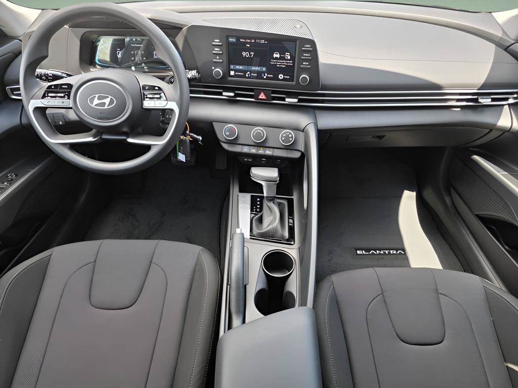 New 2026 Hyundai Elantra SE w/ Cargo Package FWD image 15