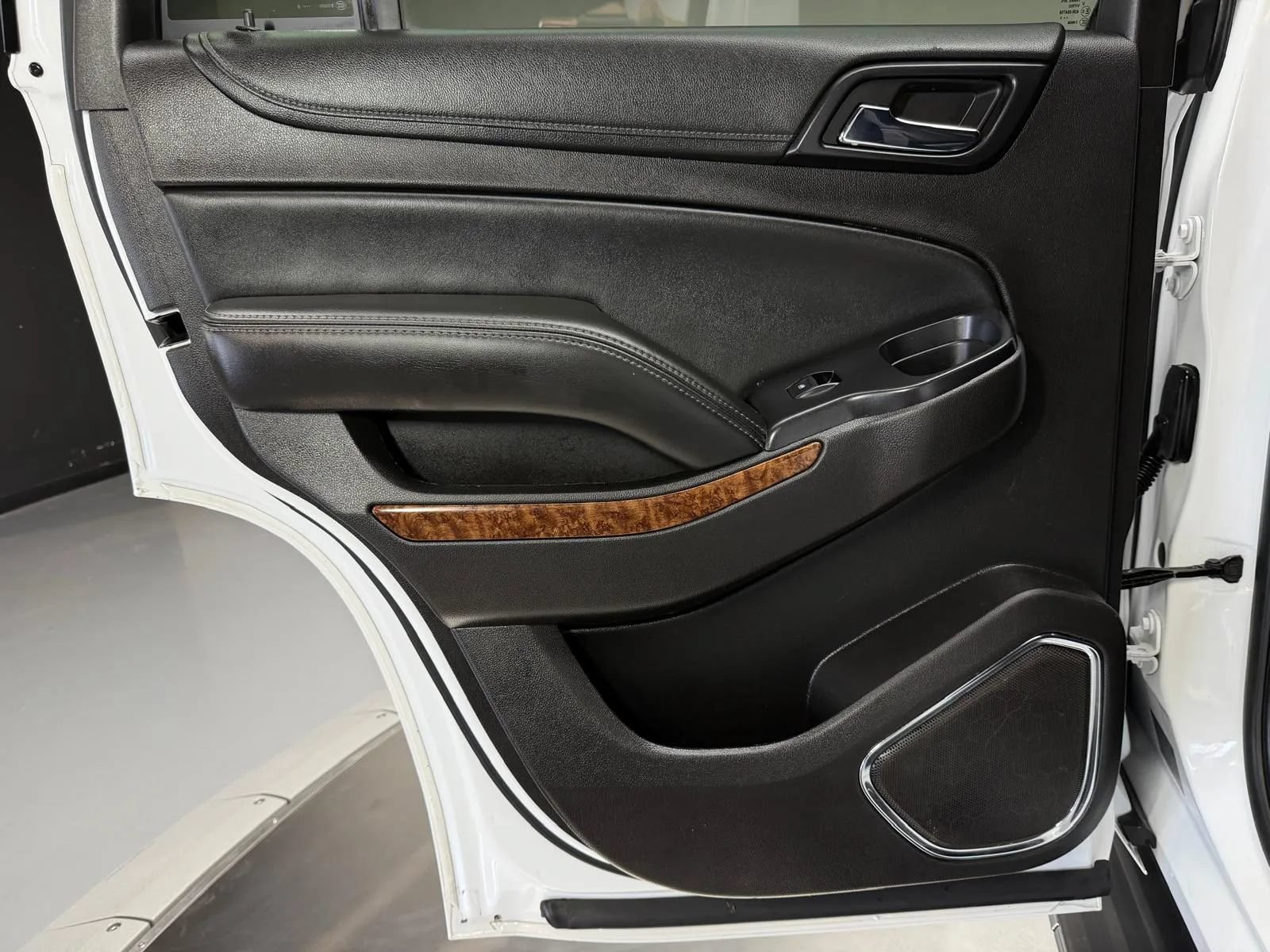 Used 2016 Chevrolet Tahoe LTZ RWD image 19