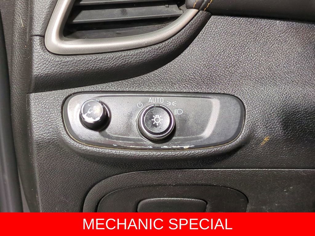 Used 2018 Chevrolet Trax LT w/ LT Convenience Package image 28