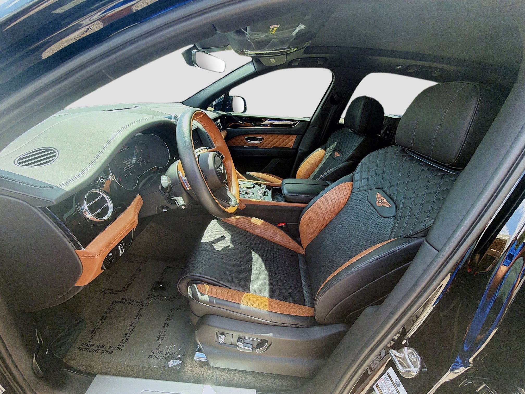 Used 2022 Bentley Bentayga AWD/4WD image 16