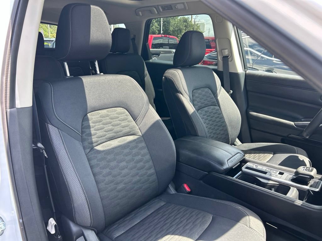 Certified 2025 Nissan Pathfinder SV w/ SV Premium Package FWD image 45