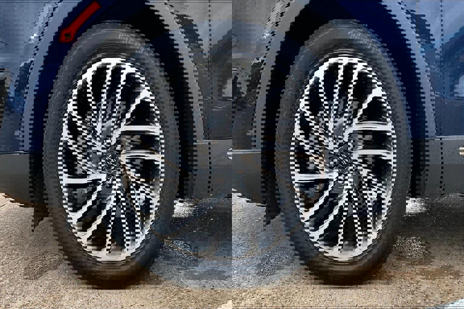 Used 2020 Lincoln Nautilus Reserve image 8