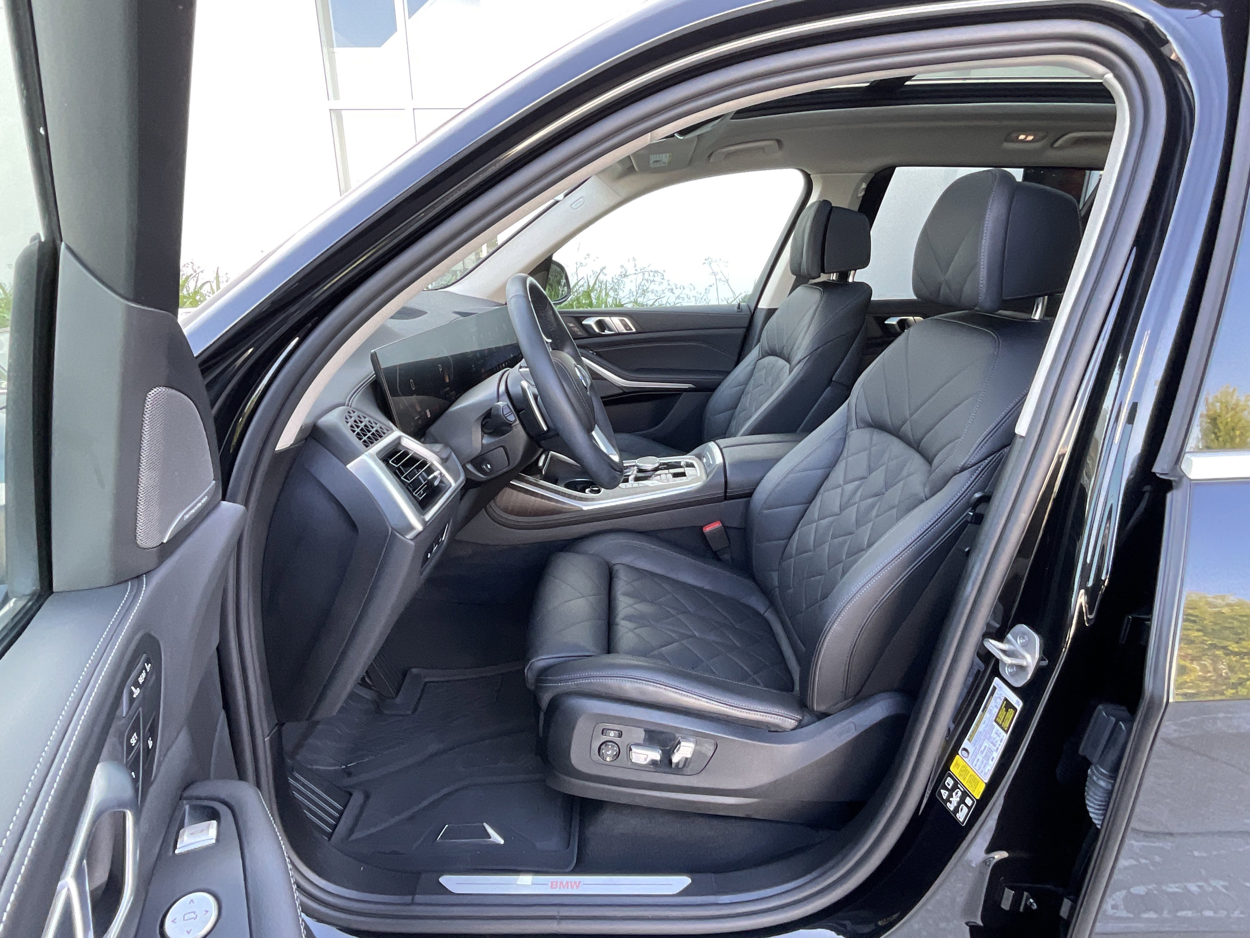 Certified 2024 BMW X7 xDrive40i image 10