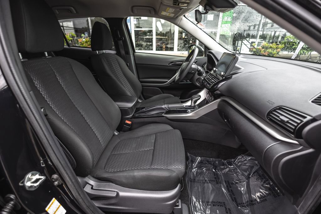 Used 2025 Mitsubishi Eclipse Cross LE AWD/4WD image 27
