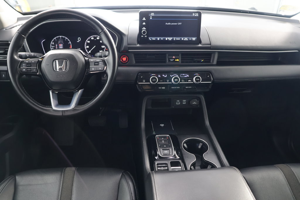 Used 2025 Honda Pilot EX-L image 2