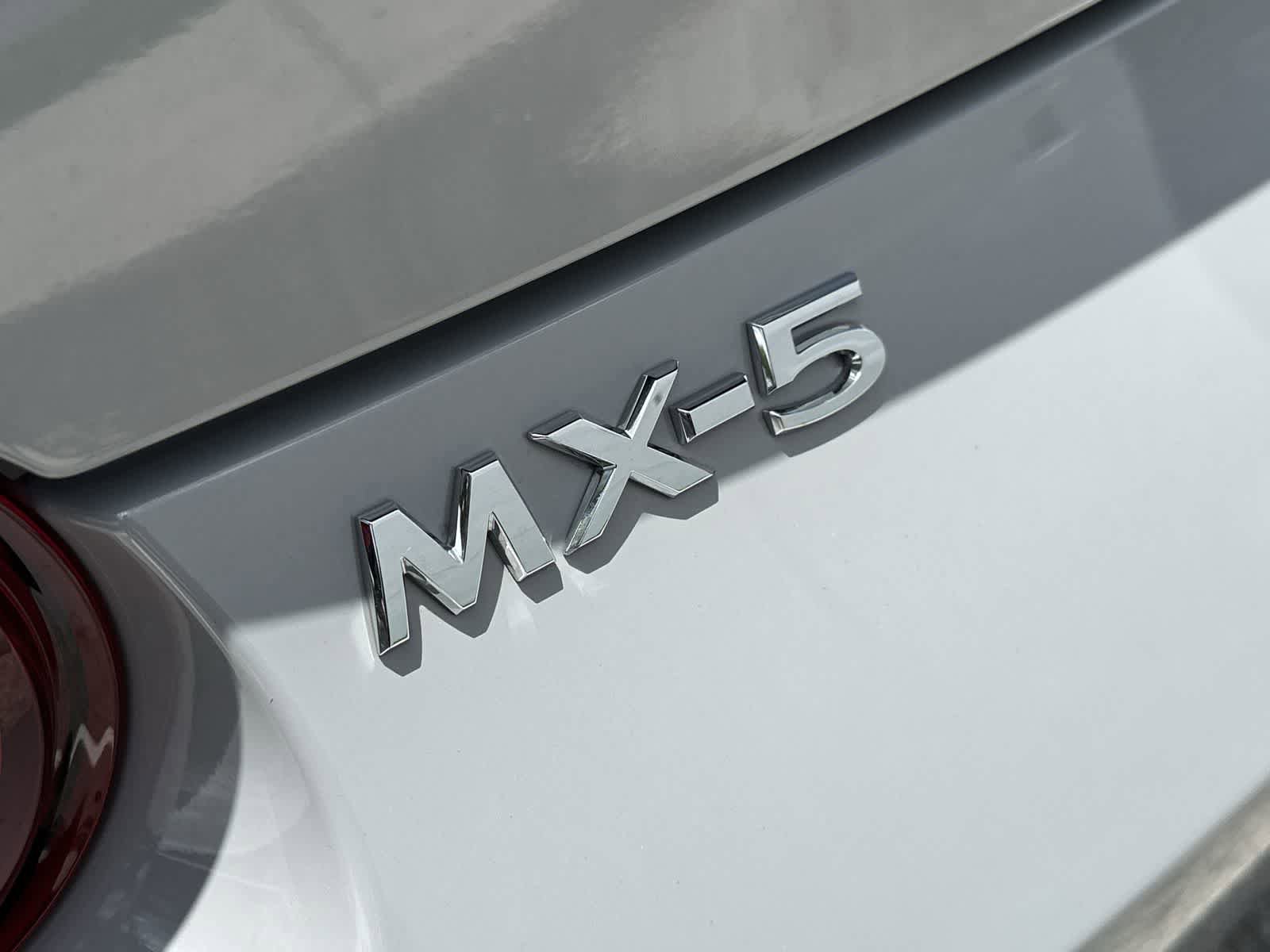 Used 2025 MAZDA MX-5 Miata Club w/ Interior Package RWD image 8