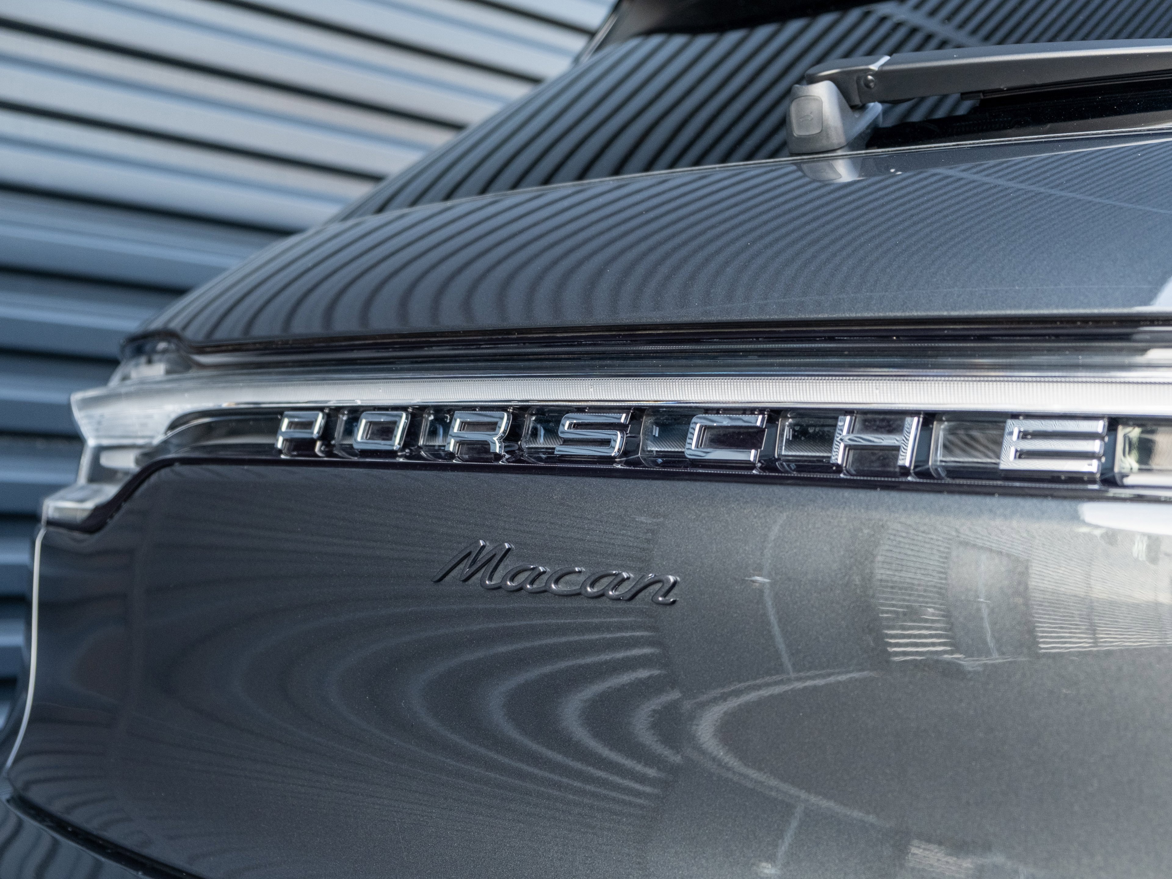 Certified 2025 Porsche Macan image 39