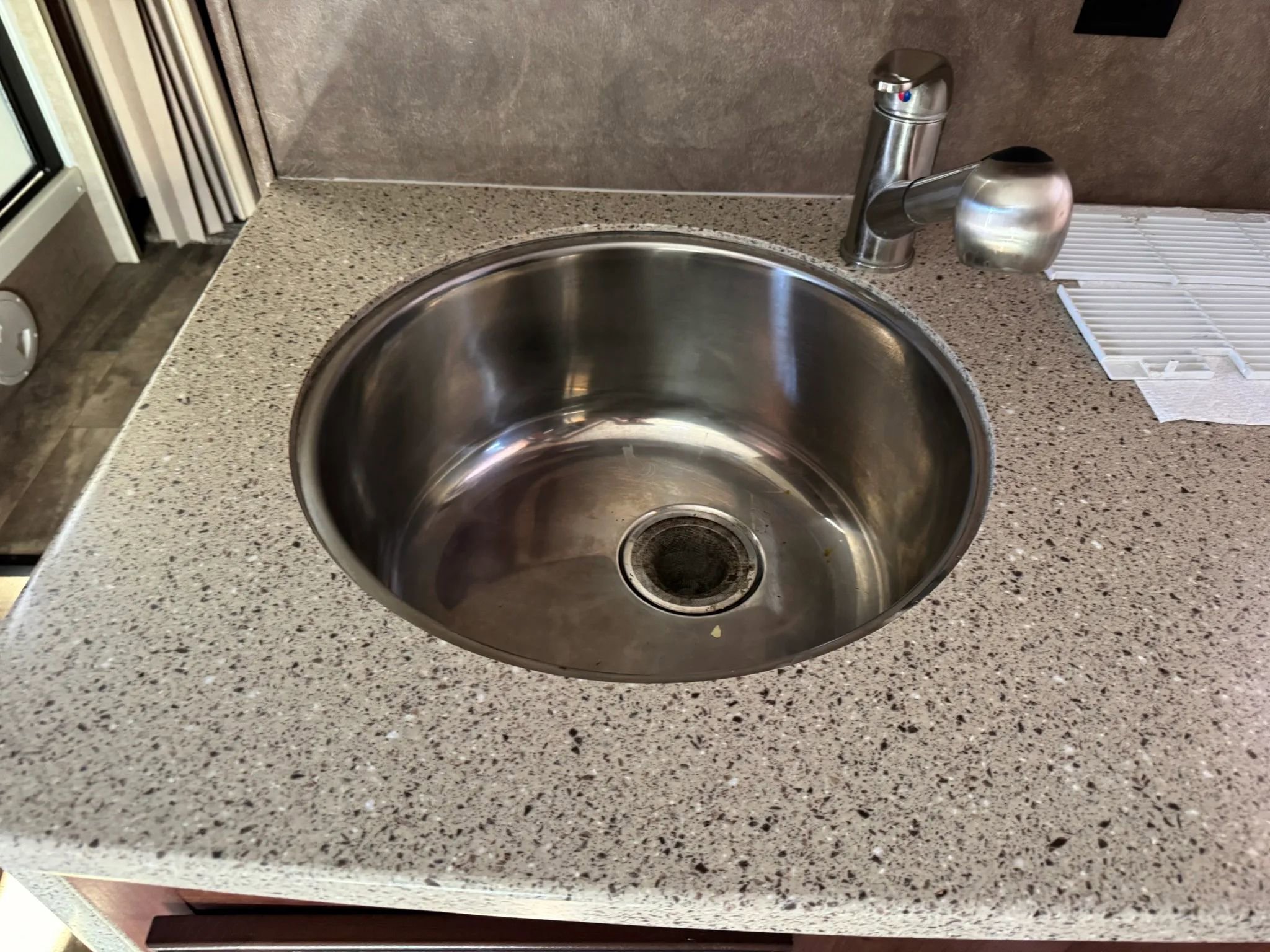 Used 2015 Ford E-450 and Econoline 450 Super Duty w/ Motorhome Prep Package image 45