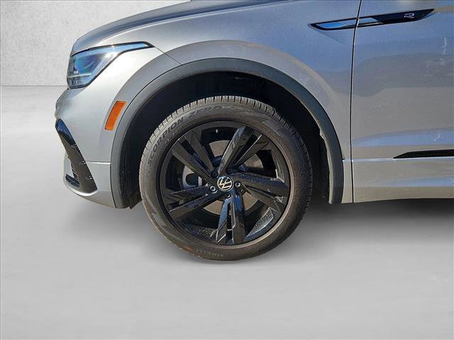 Used 2023 Volkswagen Tiguan SE R-Line image 26