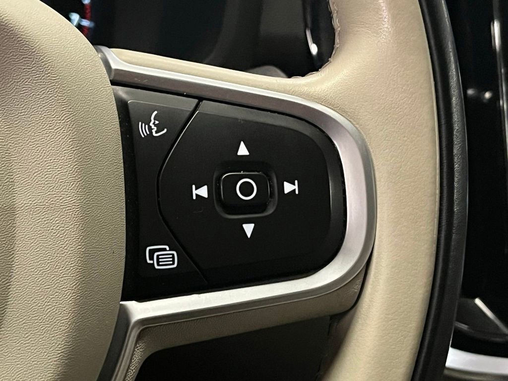 Used 2022 Volvo S60 B5 Momentum w/ Premium Package image 24