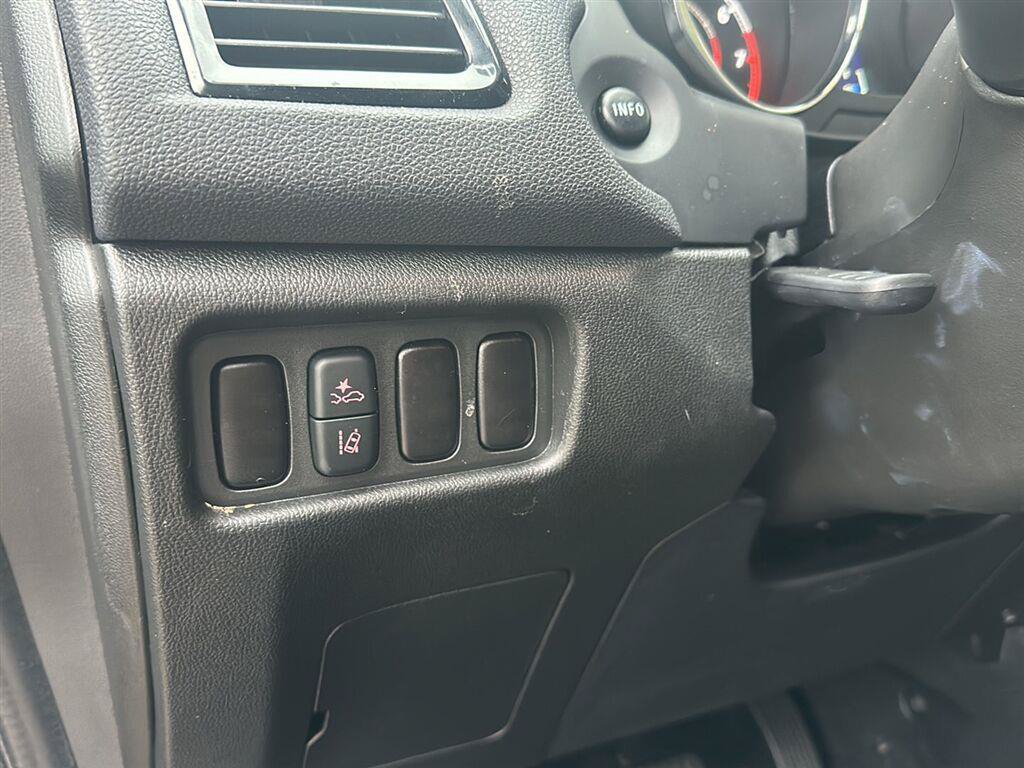 Used 2026 Mitsubishi Outlander Sport LE AWD/4WD image 14