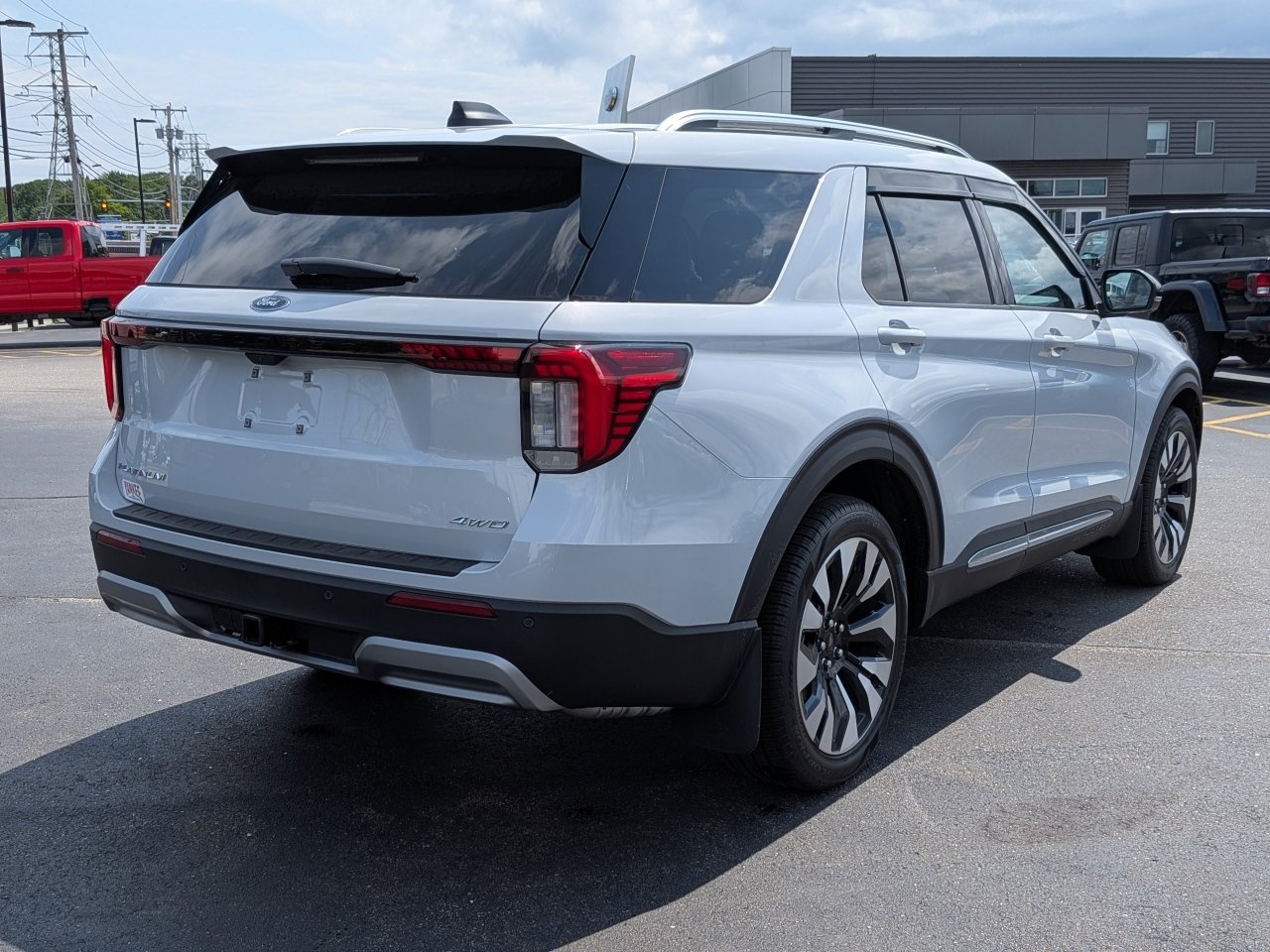 New 2026 Ford Explorer Platinum w/ LUX Leather Package AWD/4WD image 4