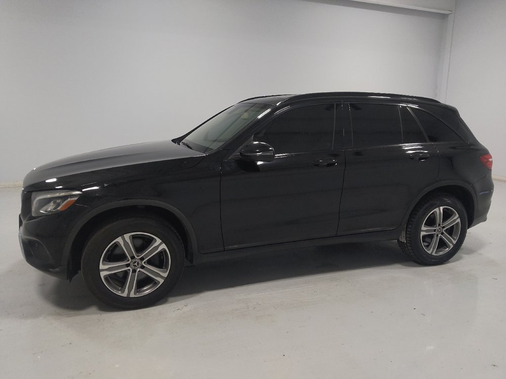 Used 2019 Mercedes-Benz GLC 300 4MATIC w/ Premium Package image 2