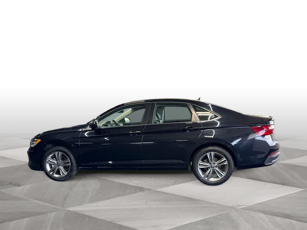 Certified 2022 Volkswagen Jetta SE FWD image 5