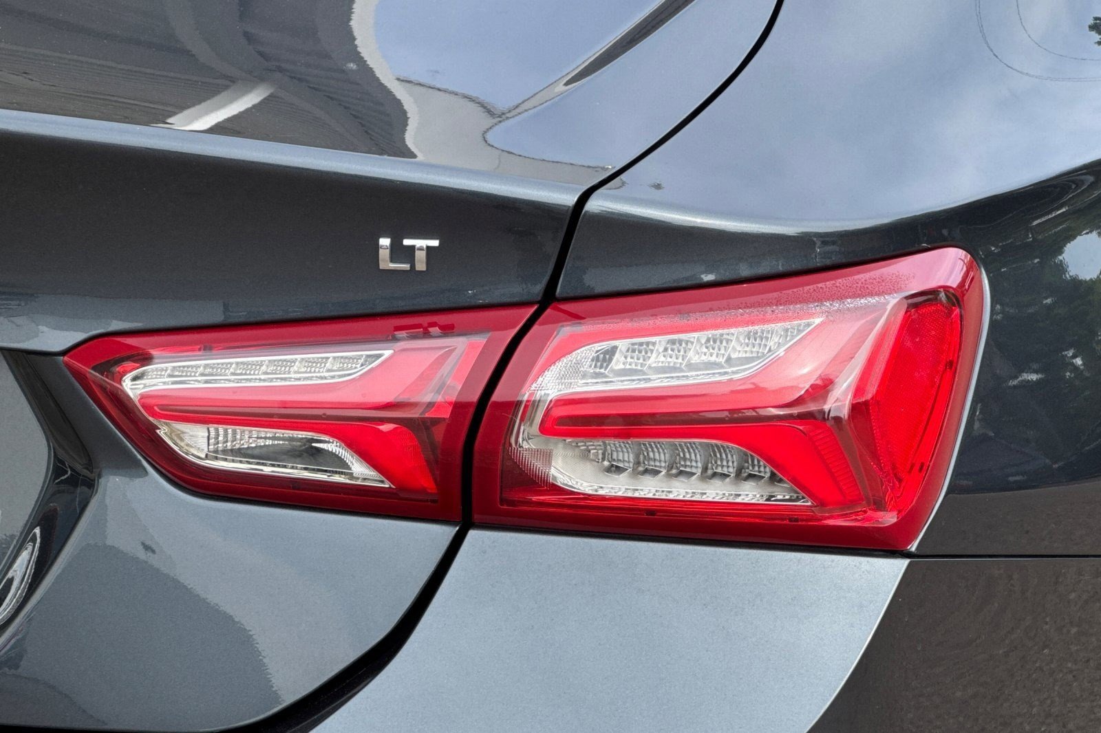 Used 2021 Chevrolet Malibu LT image 12