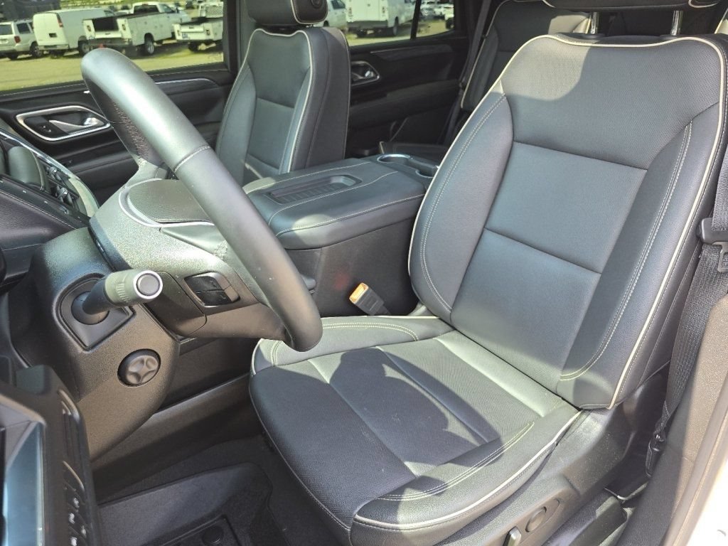 Used 2023 GMC Yukon SLT w/ SLT Premium Package AWD/4WD image 27
