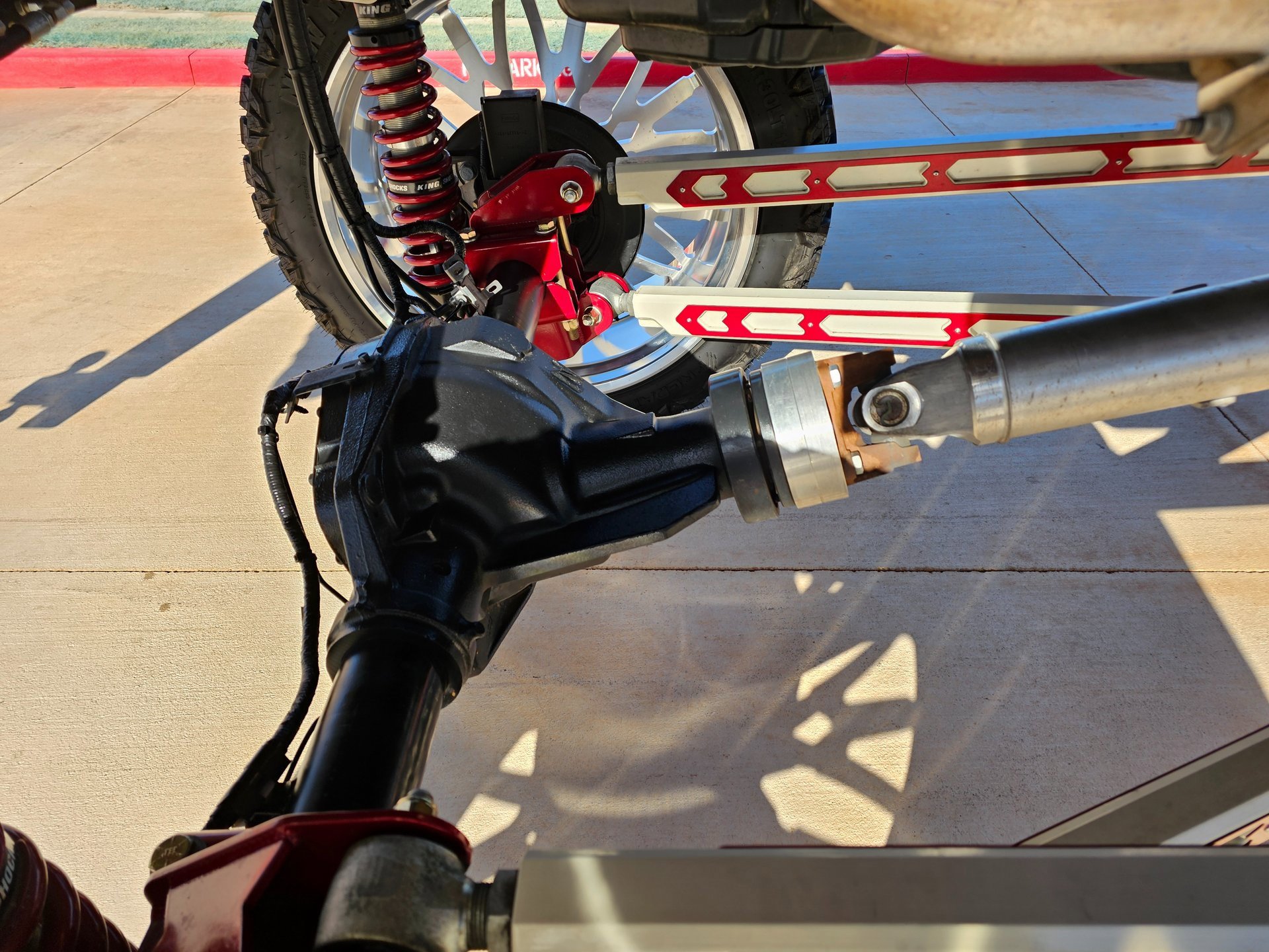 Used 2025 Ford F250 Platinum w/ FX4 Off-Road Package image 26