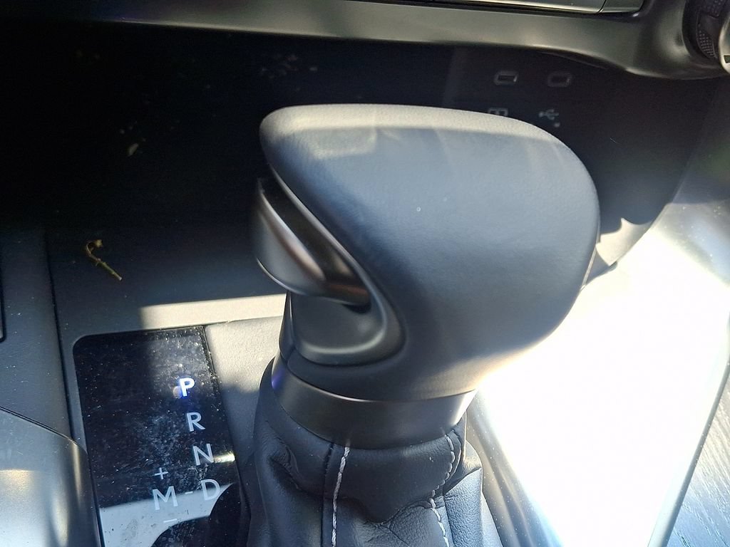 Used 2025 Lexus LX 600 4WD w/ Accessory Package (2T) image 16