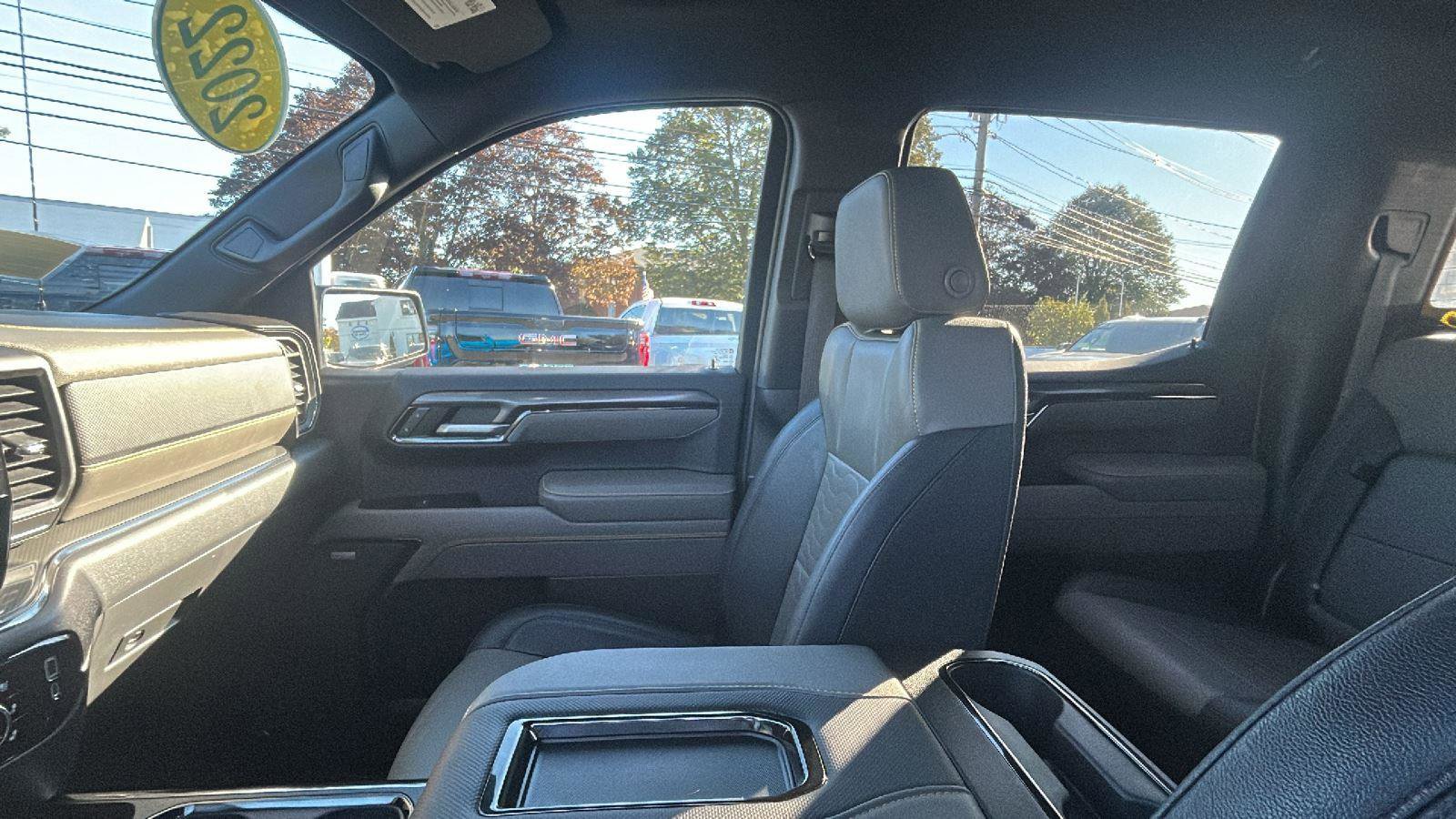 Used 2022 Chevrolet Silverado 1500 ZR2 w/ Technology Package image 27